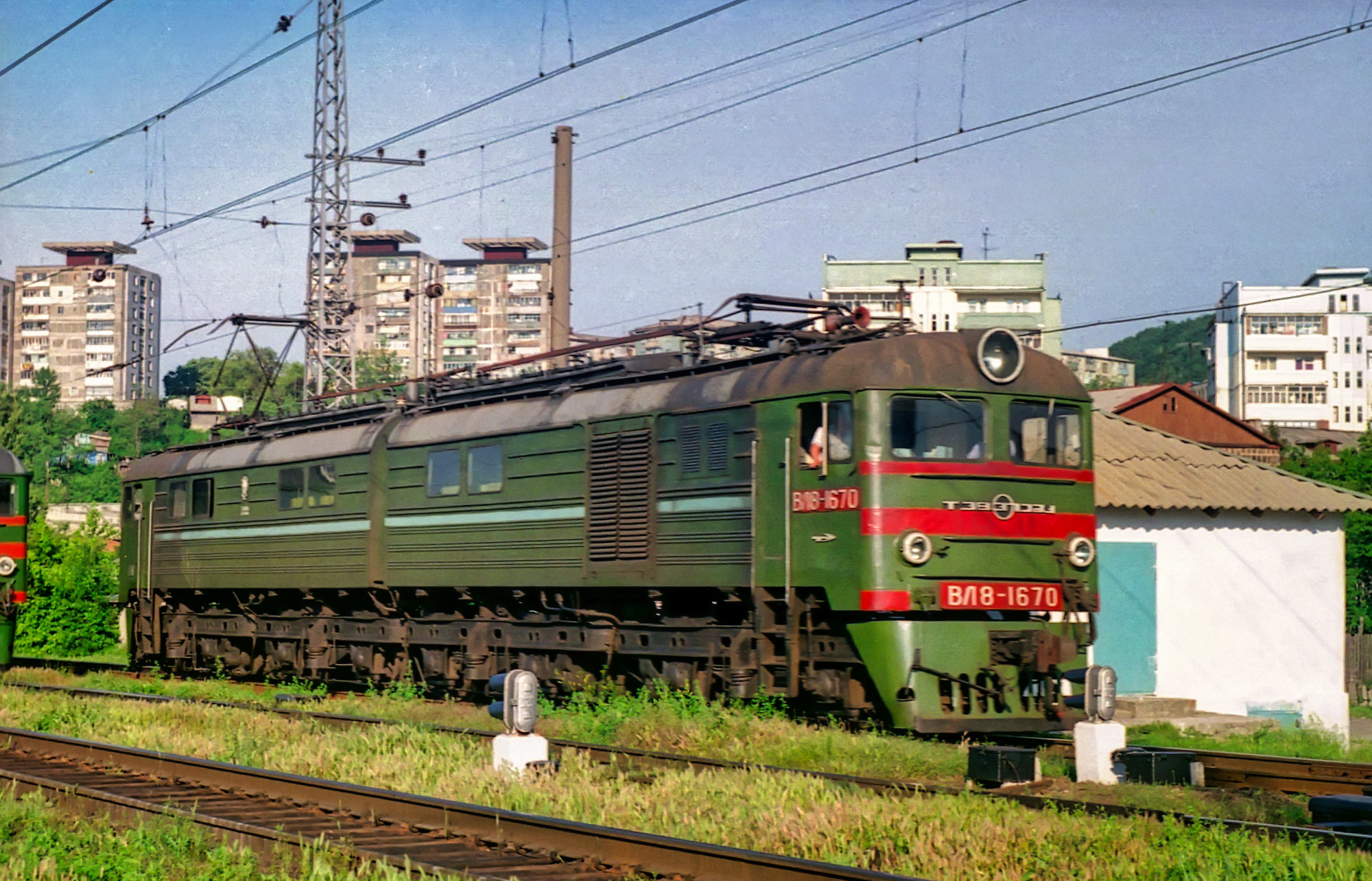 ВЛ8-1670