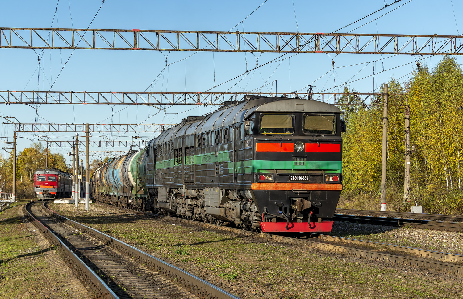 ЭР2Р-7023; 2ТЭ116-686
