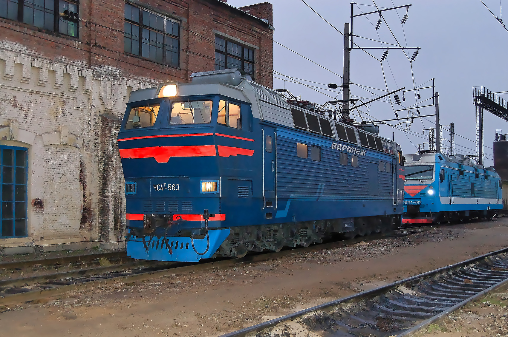ЧС4Т-563; ЭП1М-462