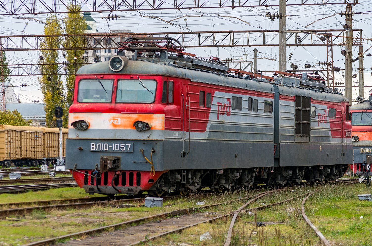 Вл10-1057