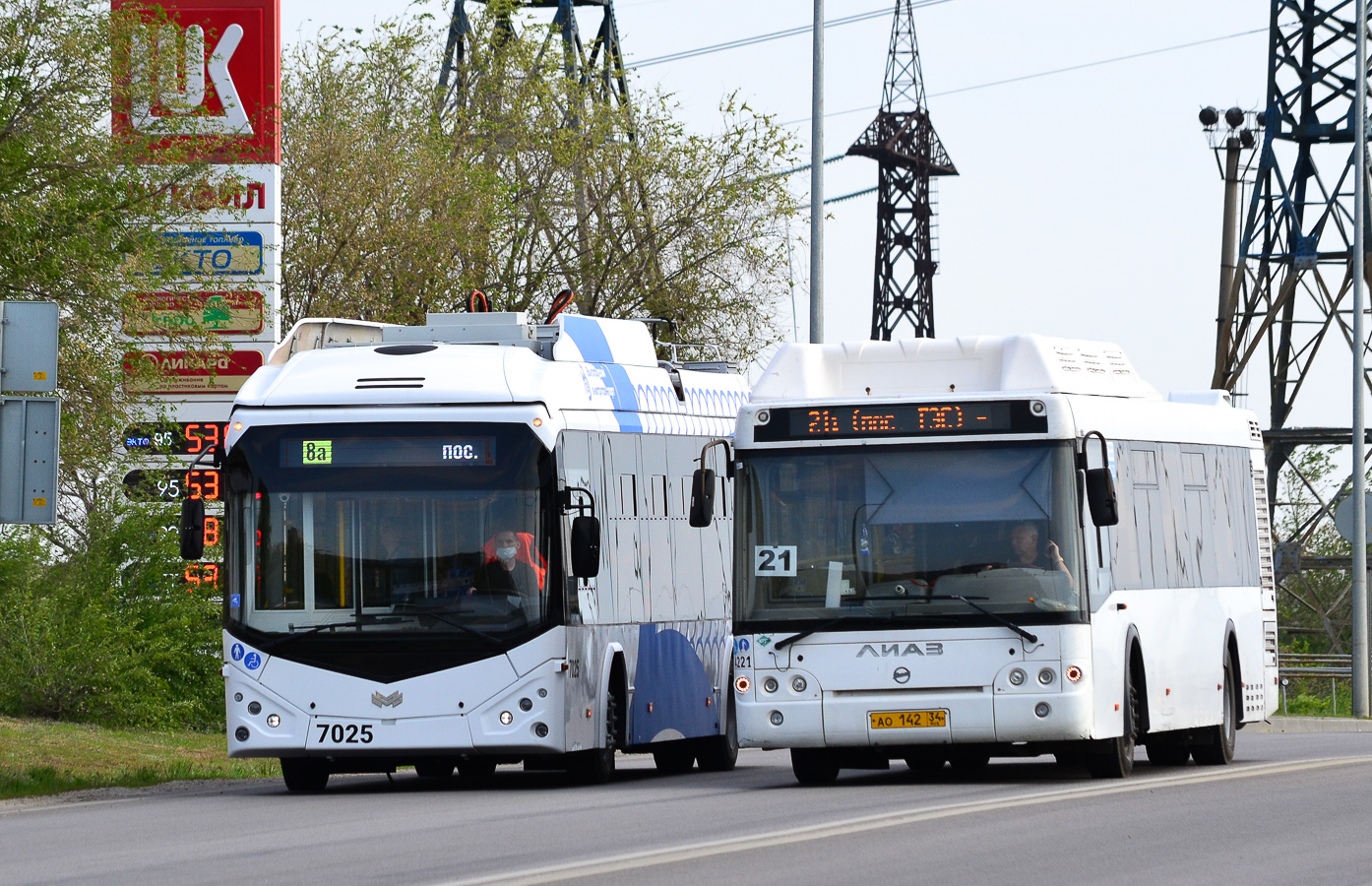 "Белкоммунмаш" 32100D № 7025; ЛиАЗ-5292.67 (CNG) № 4221