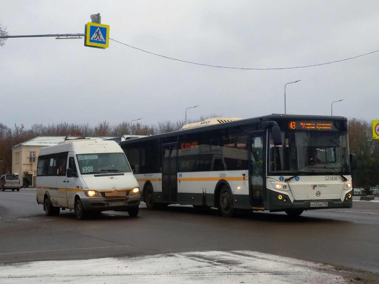 Луидор-223237 (MB Sprinter Classic) № Е 574 РО 750; ЛиАЗ-5292.65-03 № 121836 (А 433 АВ 790)