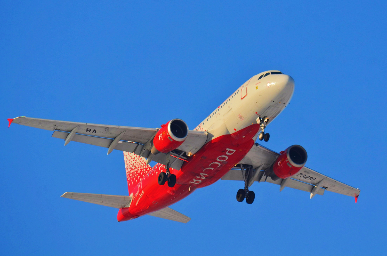 Airbus A319-114  RA-73210