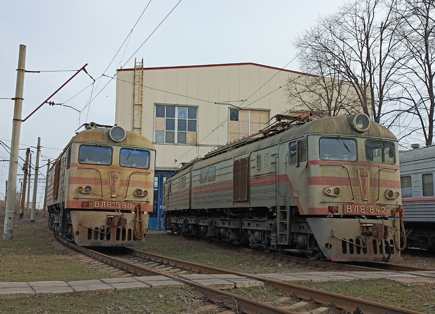 ВЛ8М-590; ВЛ8М-842