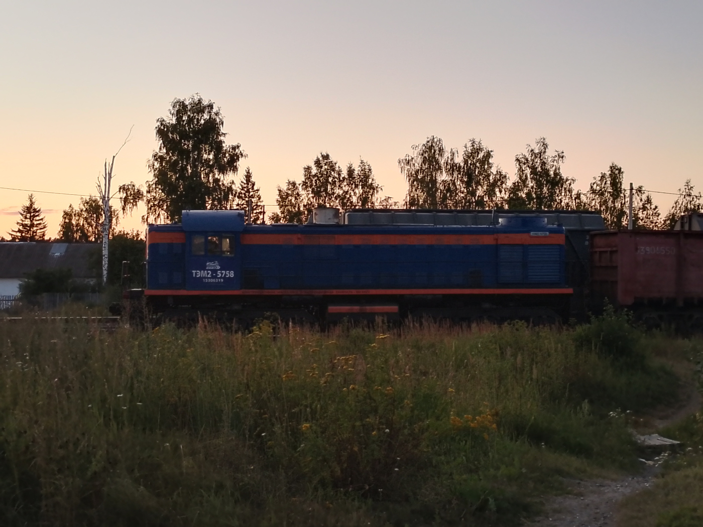 ТЭМ2-5758