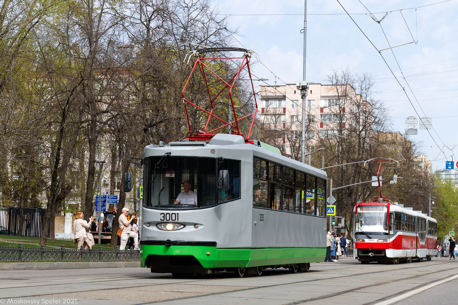 71-135 (ЛМ-2000)  № 3001; Tatra KT3R  № 30699