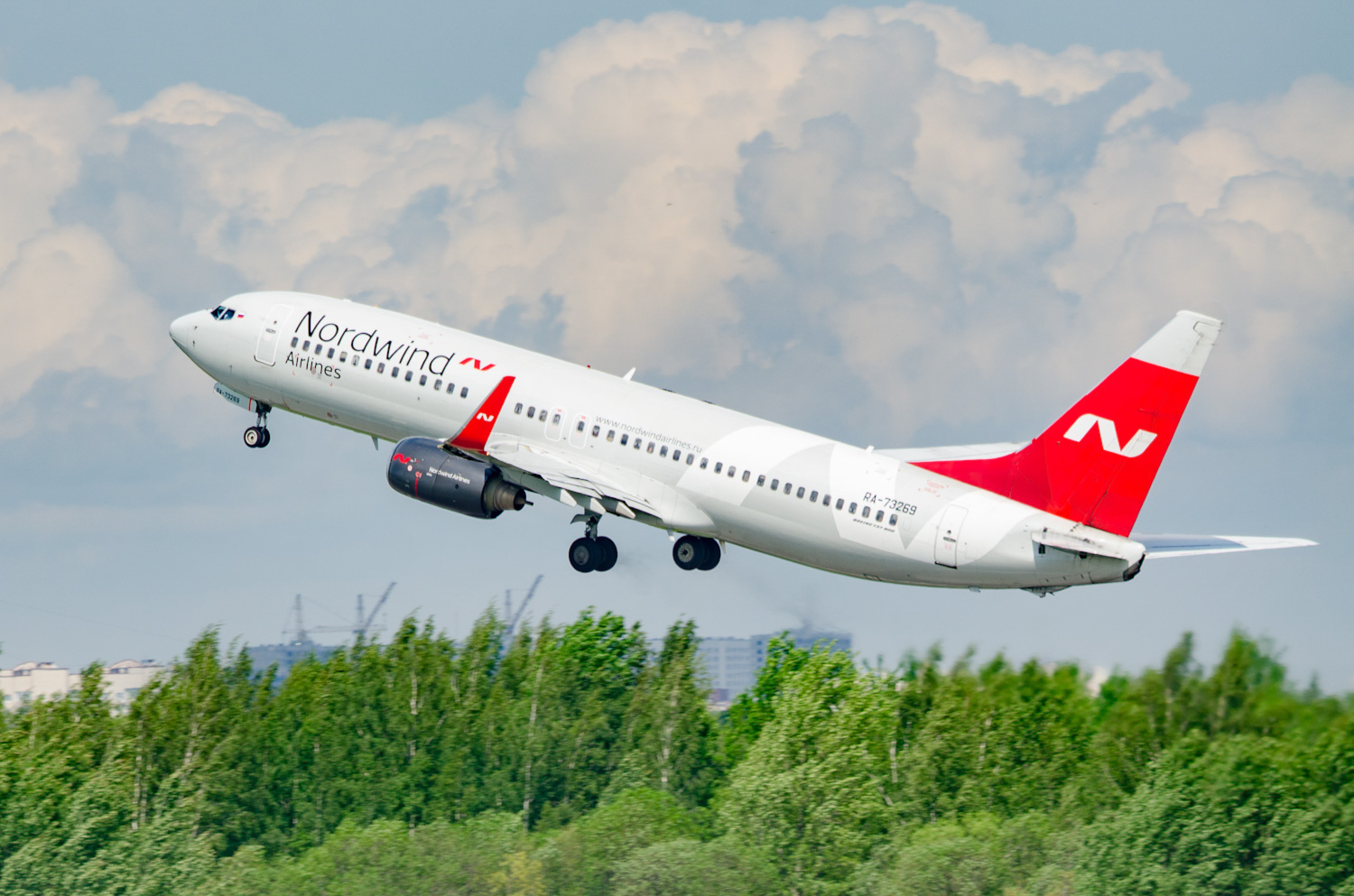 Boeing 737-800  RA-73269