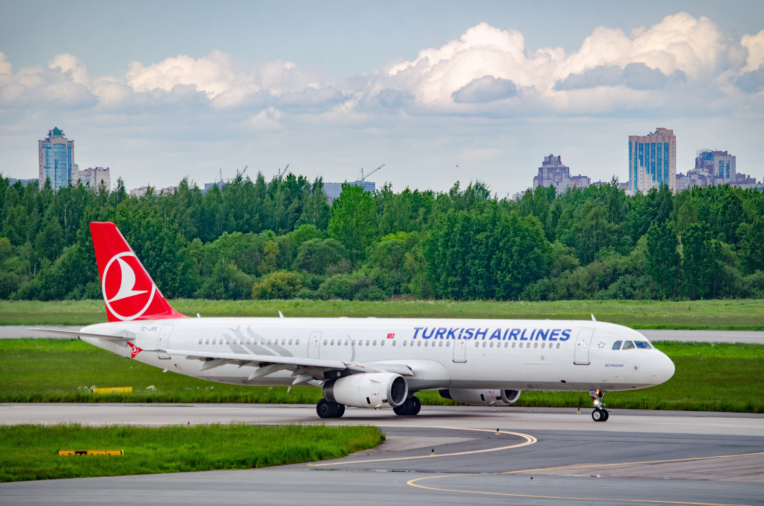 Airbus A321-200  TC-JRE