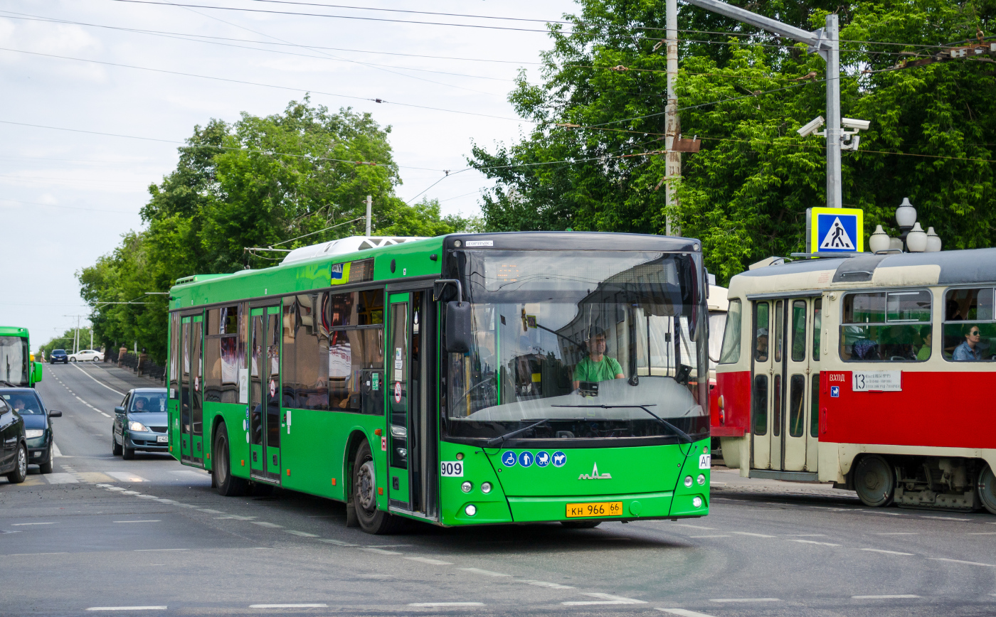 МАЗ 203.015 № 909