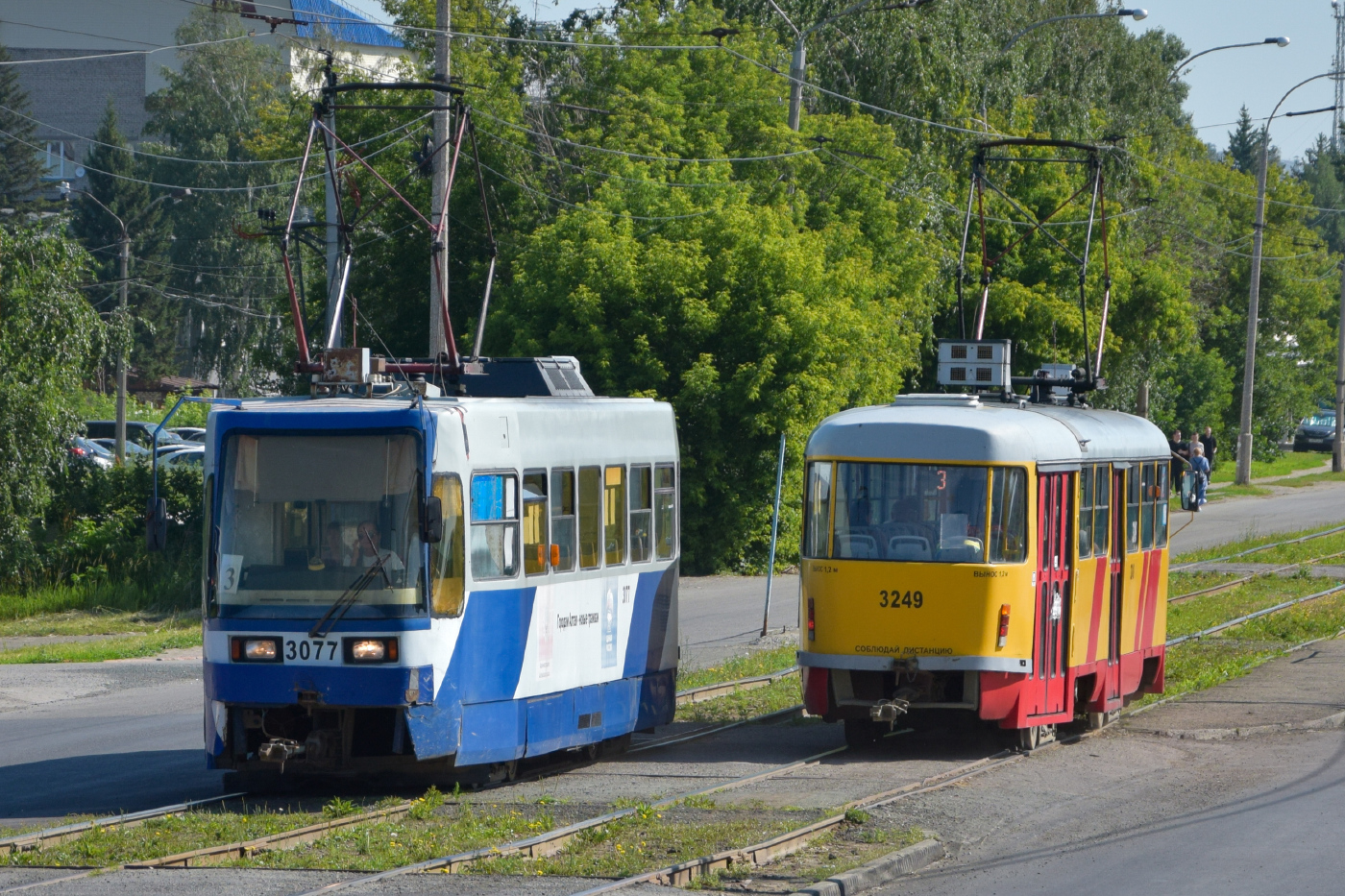 Tatra B3DM № 3077; Tatra T3SU № 3249