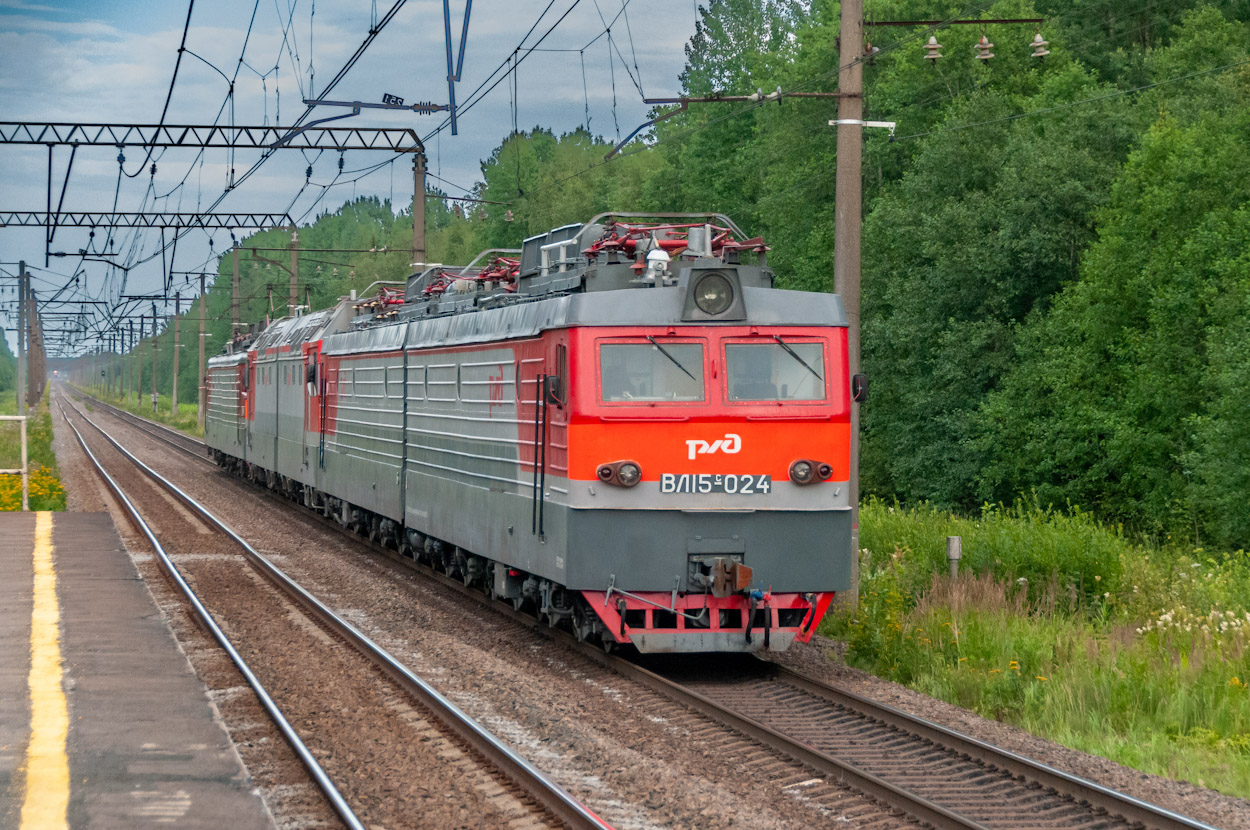 ВЛ10у-560; 2ЭС6-734; ВЛ15С-024
