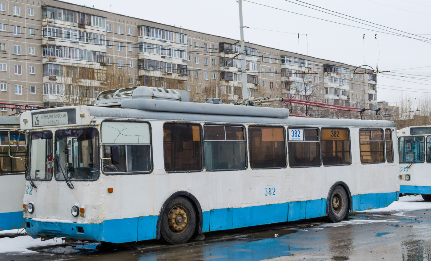 БТЗ-5276-04 № 382; ЗиУ-682Г-016 (012) № 385