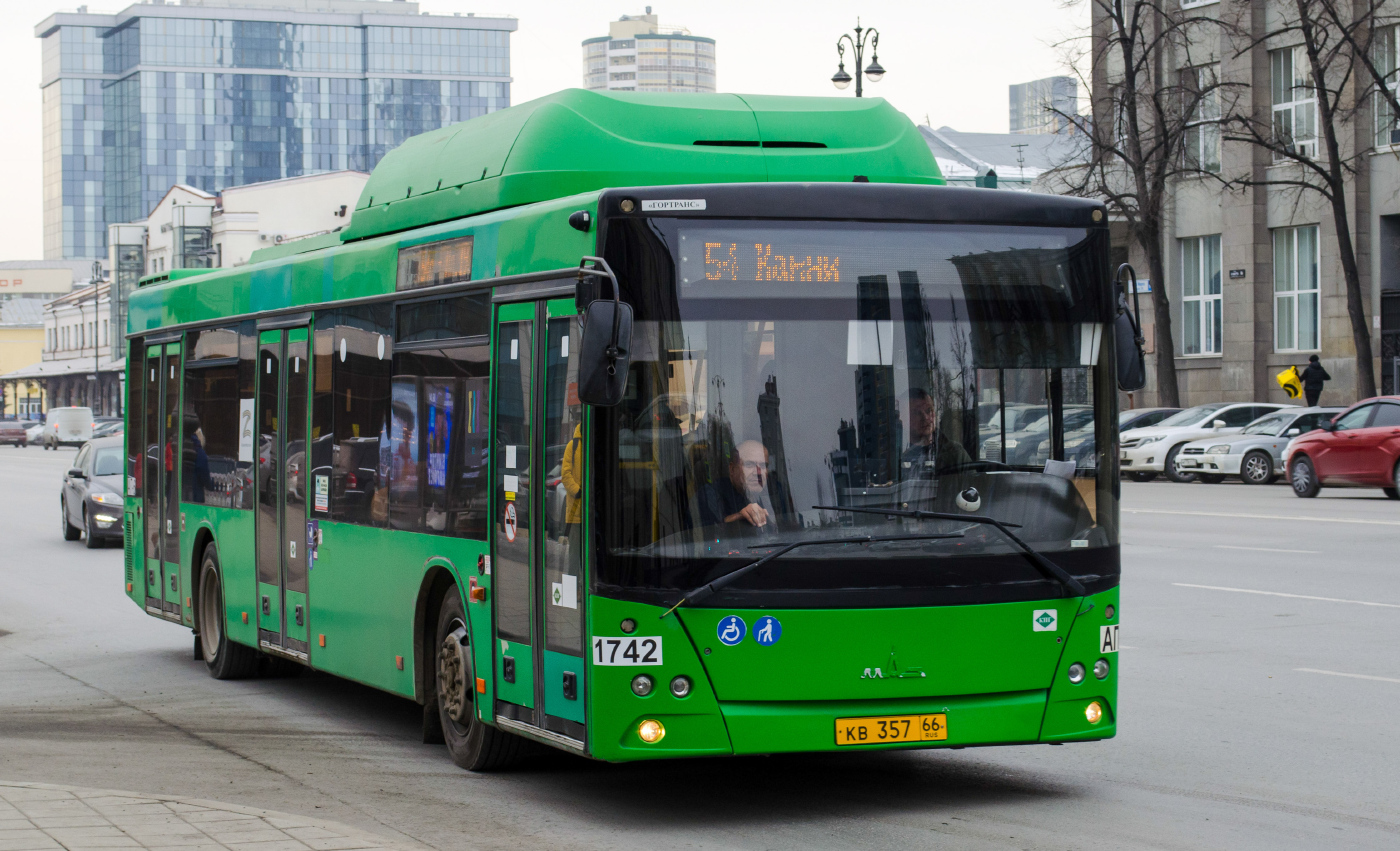 МАЗ-203.L65 № 1742