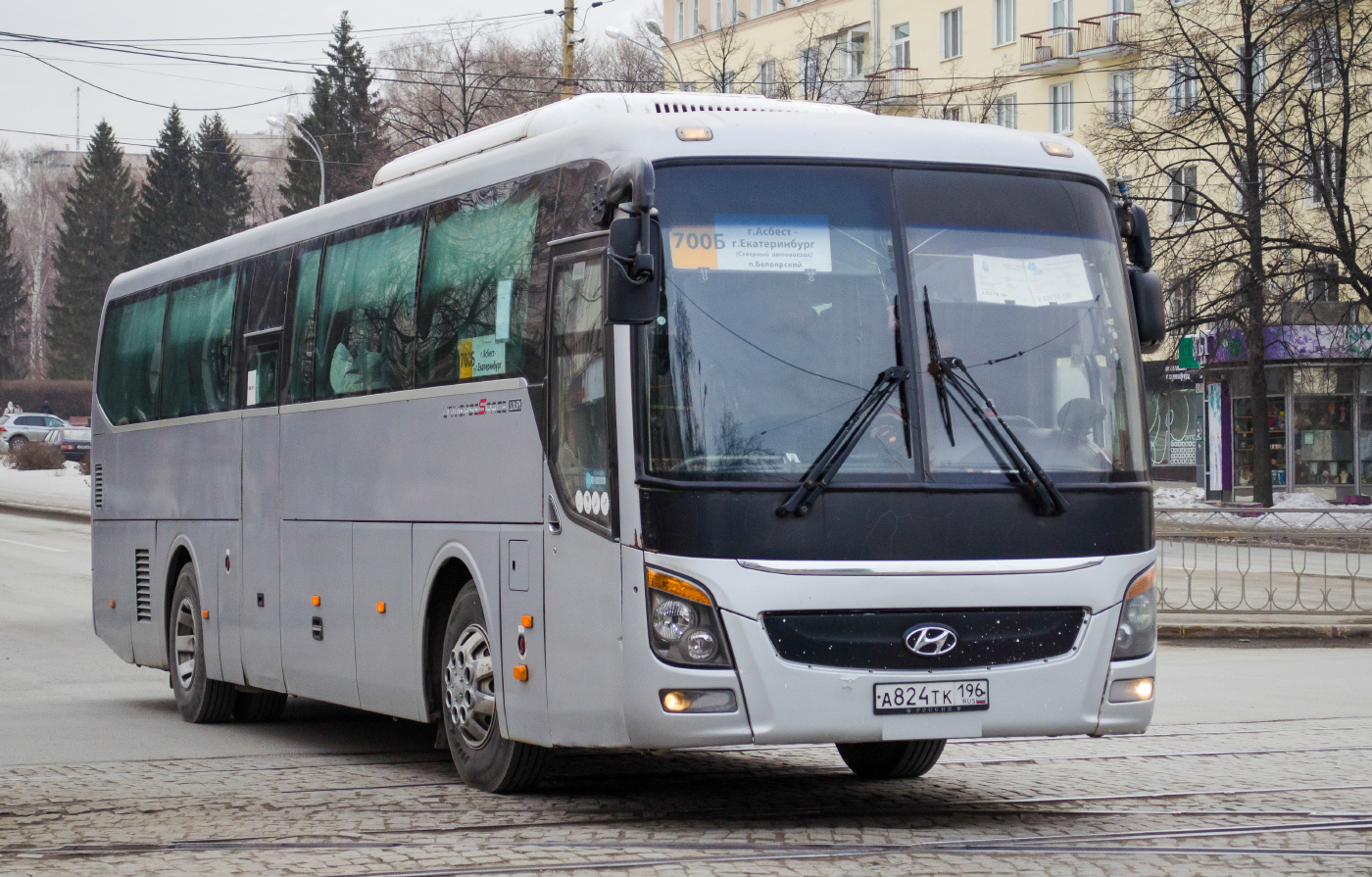 Hyundai Universe Space Luxury № А 824 ТК 196