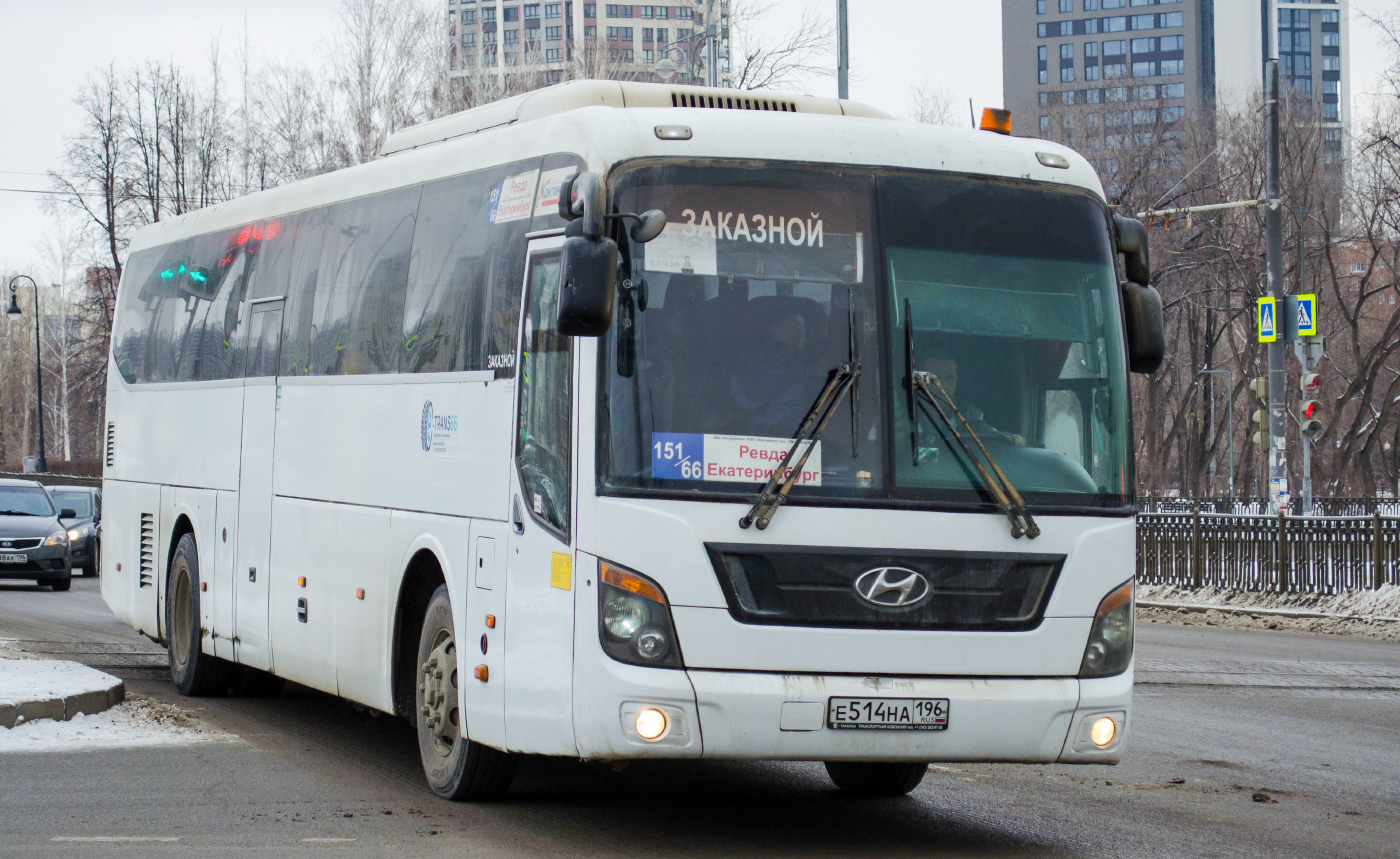 Hyundai Universe Space Luxury № Е 514 НА 196