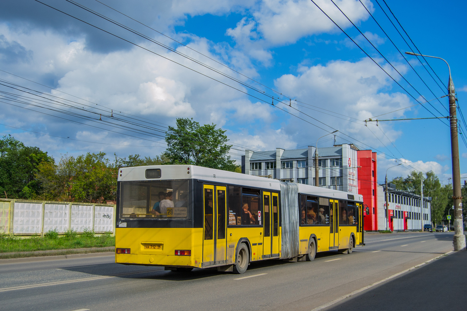 МАЗ-105.465  № НА 712 18