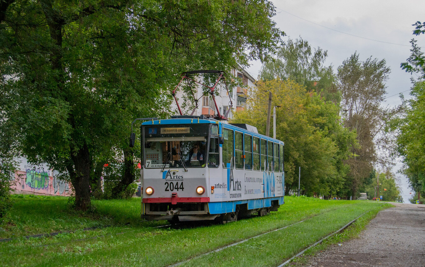 Tatra T6B5-RA  № 2044