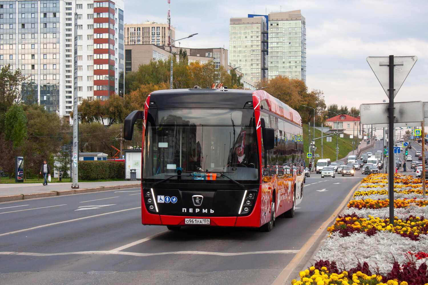 КАМАЗ - 6282 № О 961 УА 159