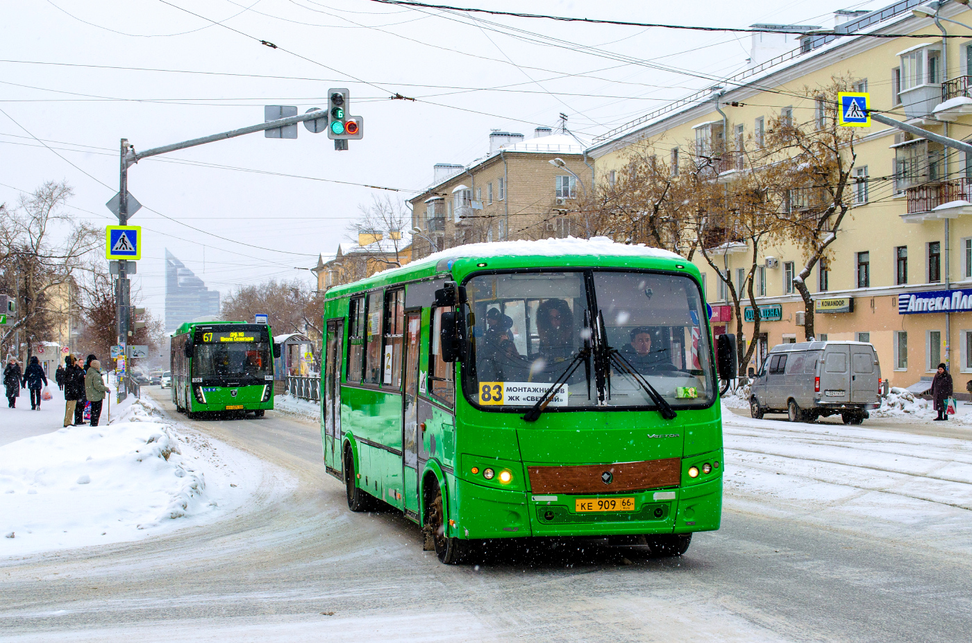 НЕФАЗ-5299-40-57 № КО 325 66; ПАЗ-320414-05 "Вектор" (1-2) № КЕ 909 66