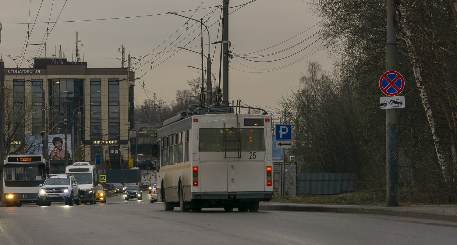 ЗиУ-682Г-016.05 № 15; Тролза-5275.07 № 25