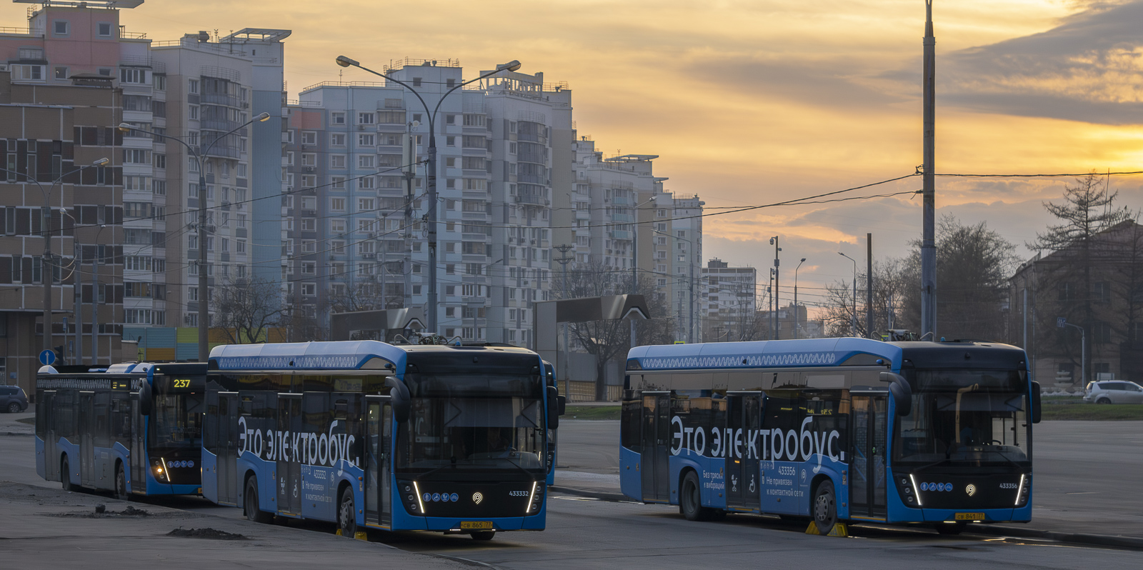 КАМАЗ-6282 № 433332; КАМАЗ-6282 № 433356