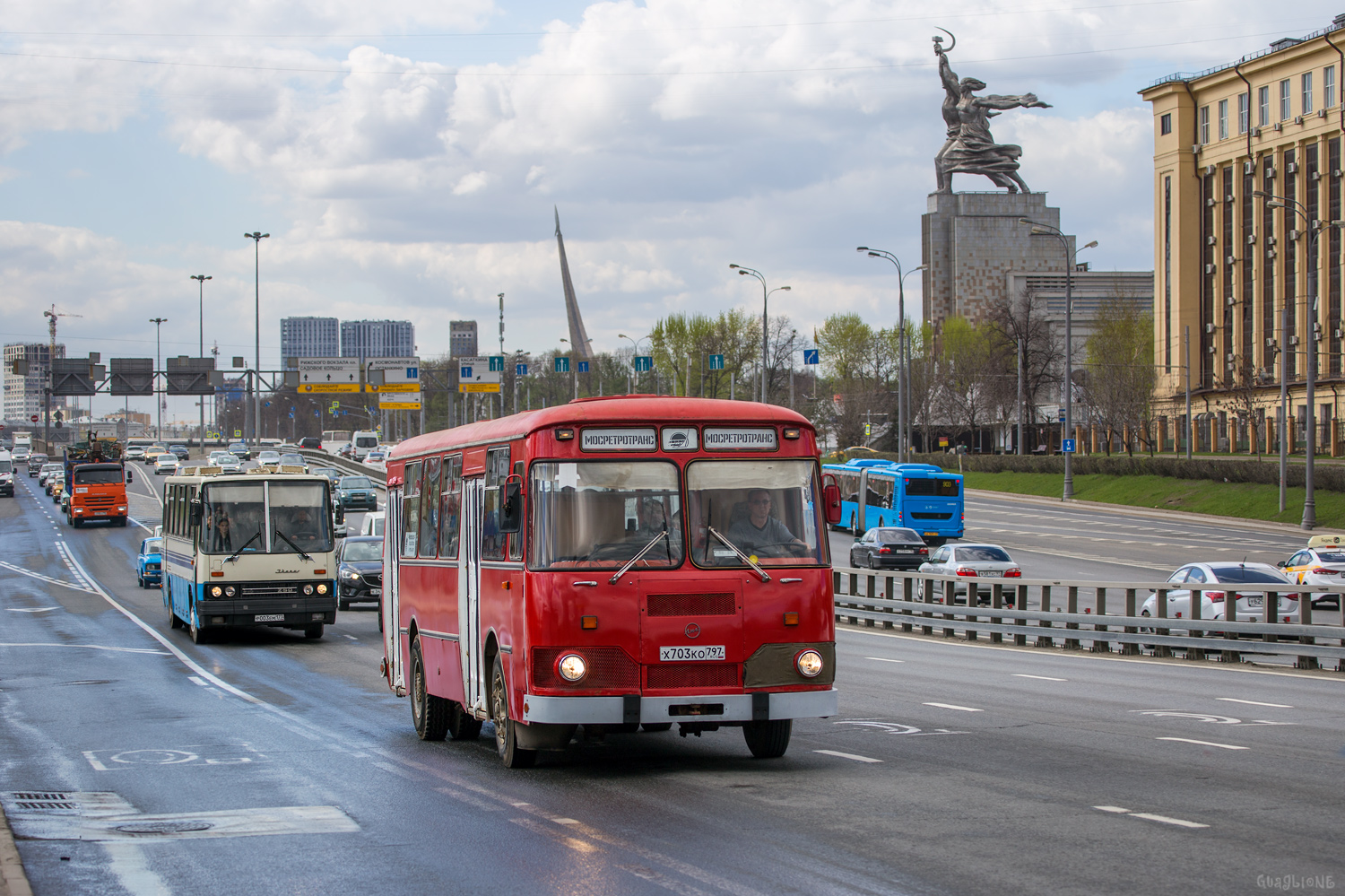 Ikarus 250.95  № Р 003 ЕМ 177; ЛиАЗ-677МБ  № Х 703 КО 797