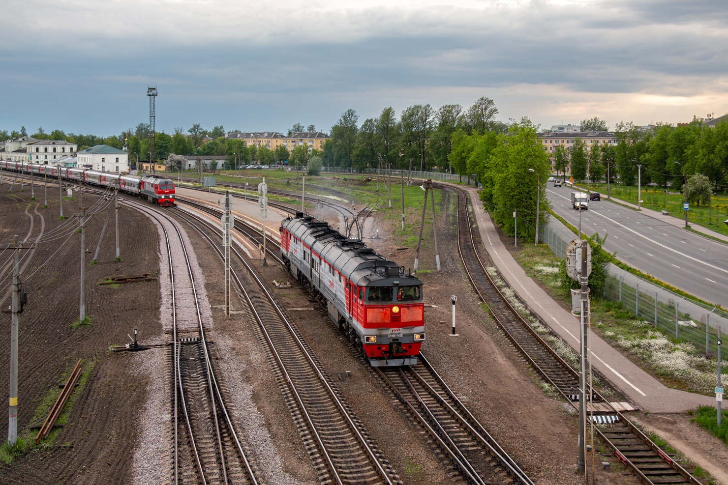 ТЭП70БС-324; 2ТЭ116-1432