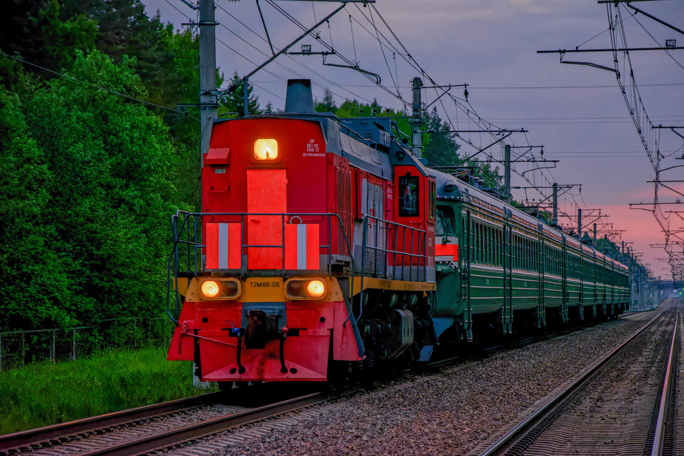 ТЭМ18В-016; ЭР2К-980