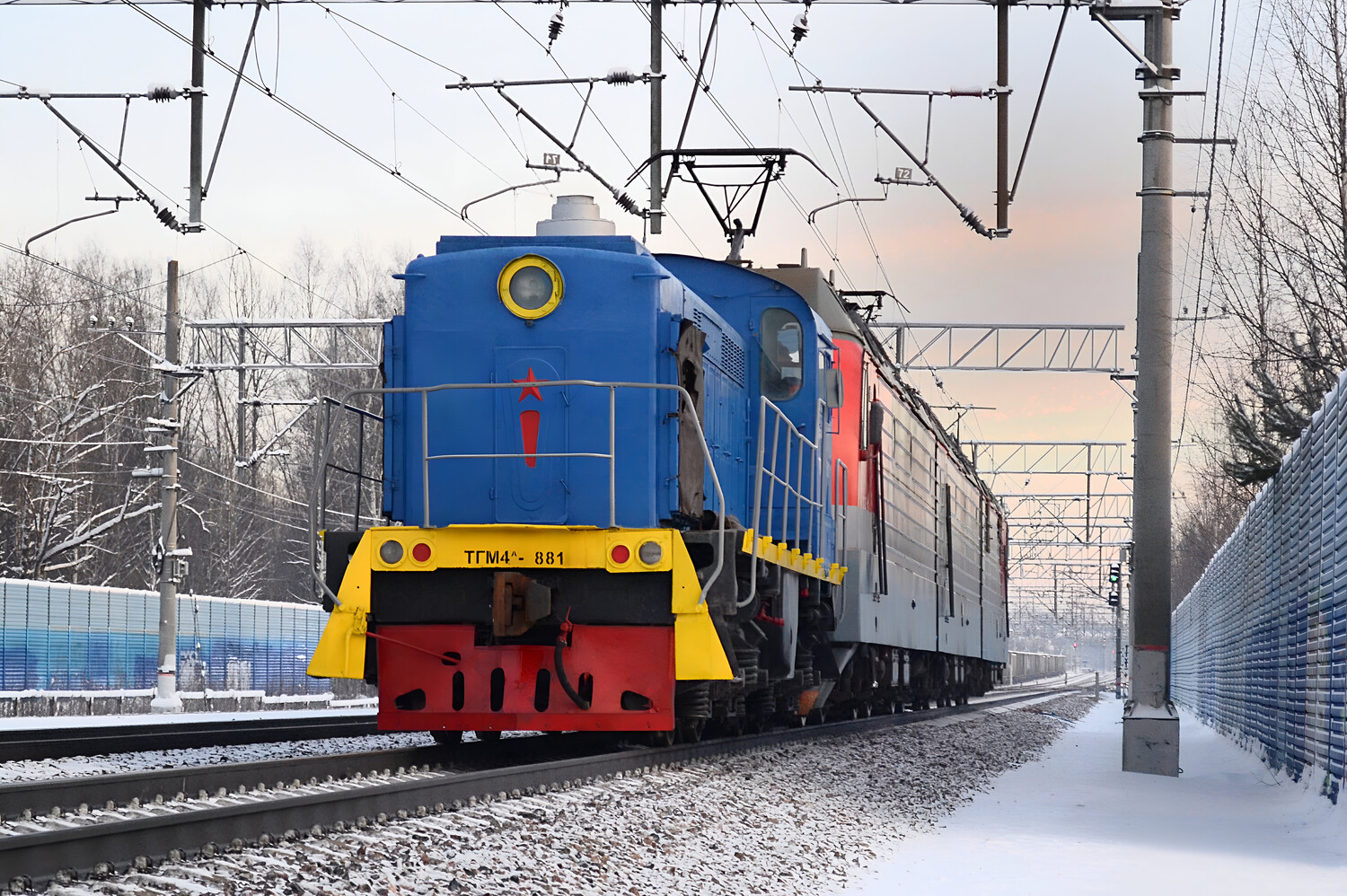 ТГМ4-881; 3ЭС4К-015