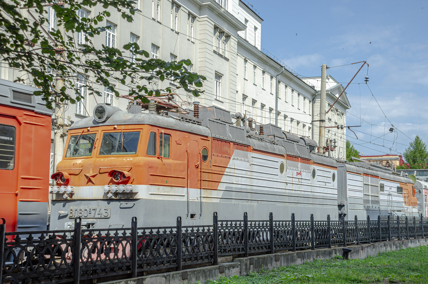  ЭД6-0001;  ВЛ80С-743;  ВЛ10-570