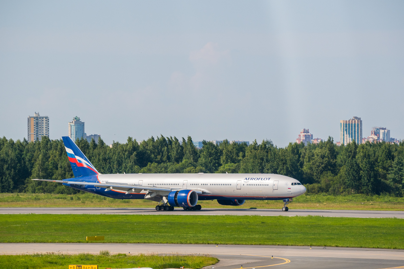 Boeing 777-300ER  RA-73135