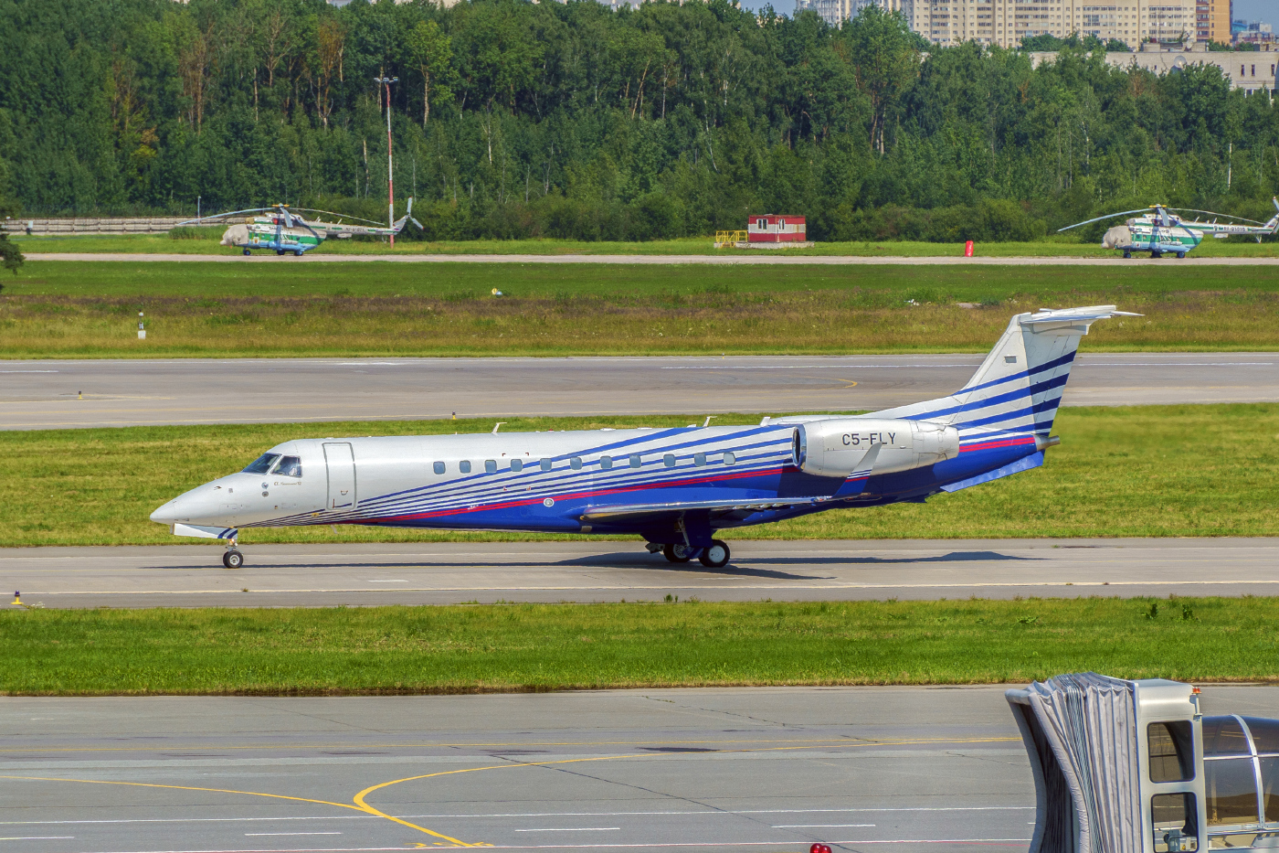 Embraer Legacy 600 C5-FLY
