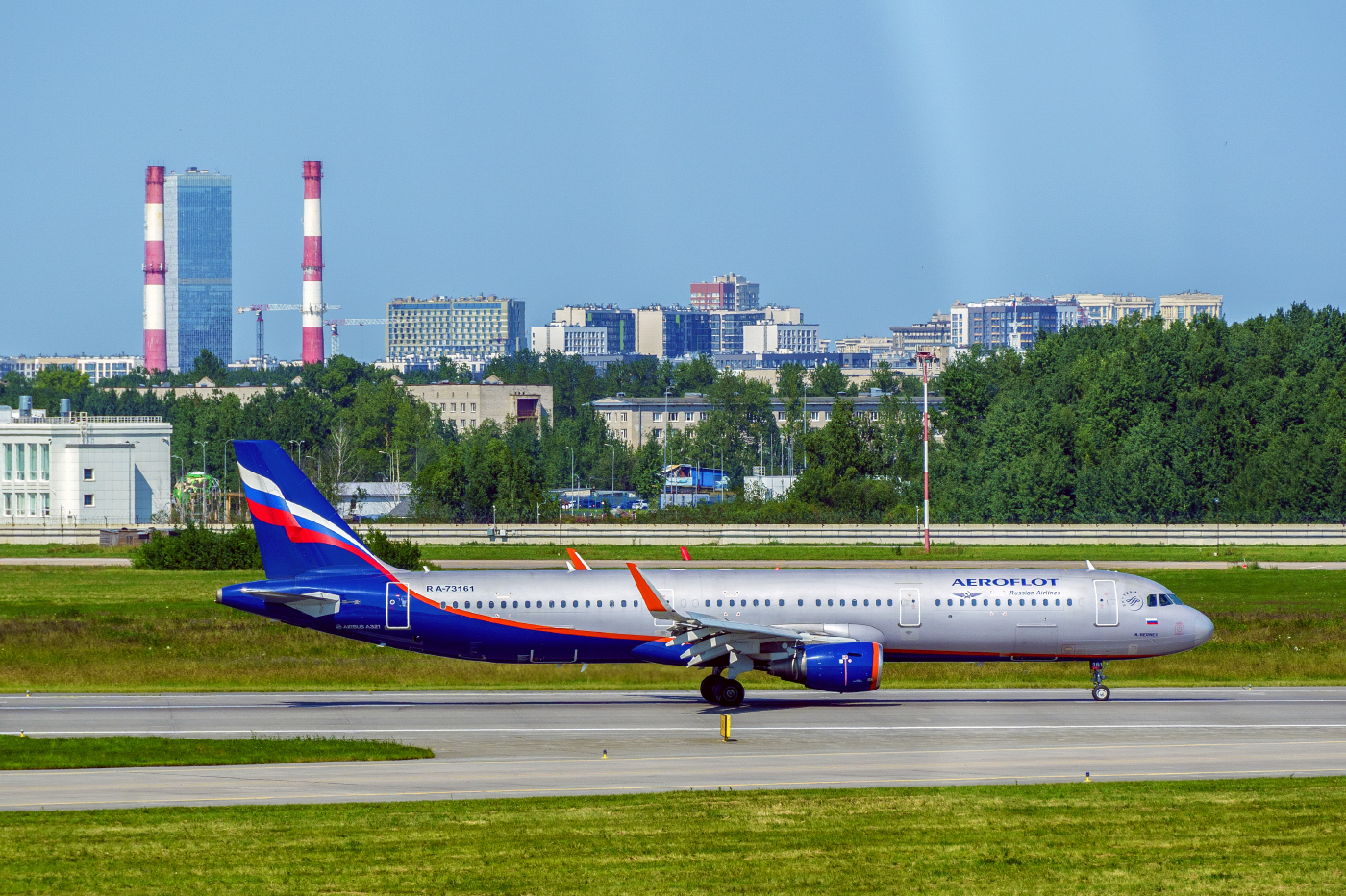 Airbus A321-211 RA-73161