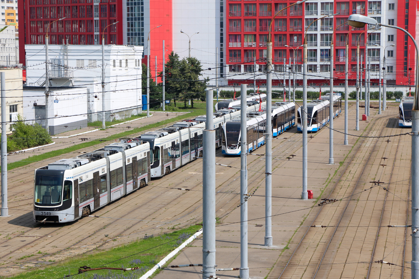 71- 414 (Pesa Fokstrot) №3549; 71-931М «Витязь-М» №31415