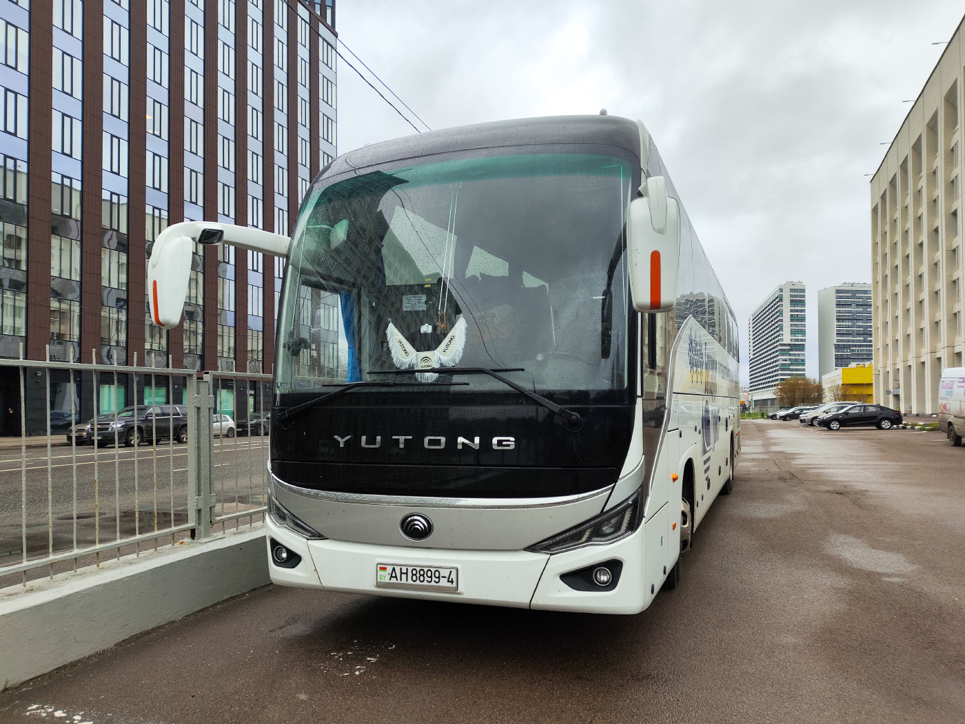 Yutong C12PRO (ZK6128H)  № AH 8899-4