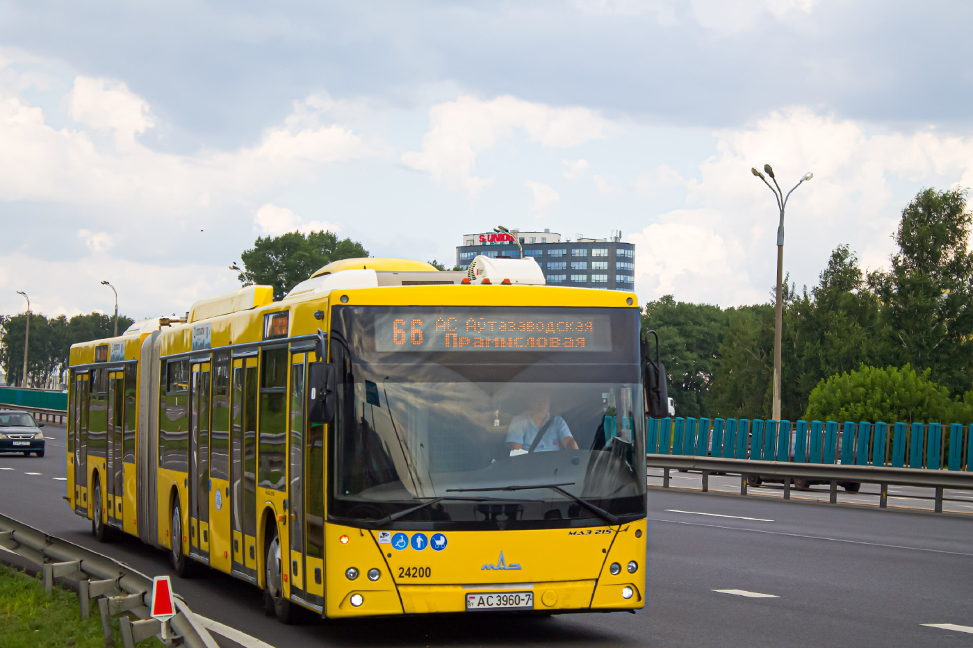 Маз 215.069 №24200