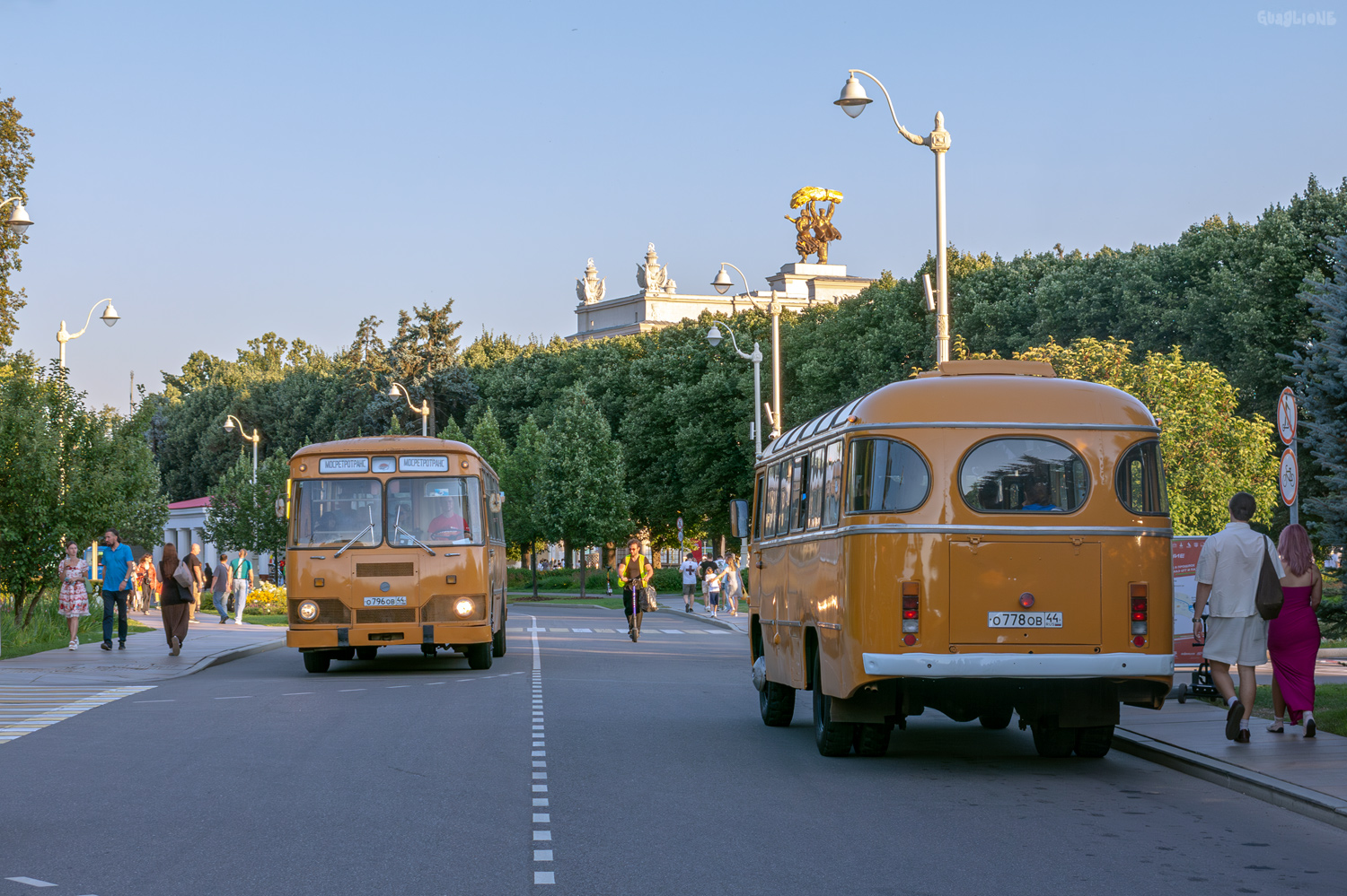 ЛиАЗ-677М  № О 796 ОВ 44; ПАЗ-672М  № О 778 ОВ 44