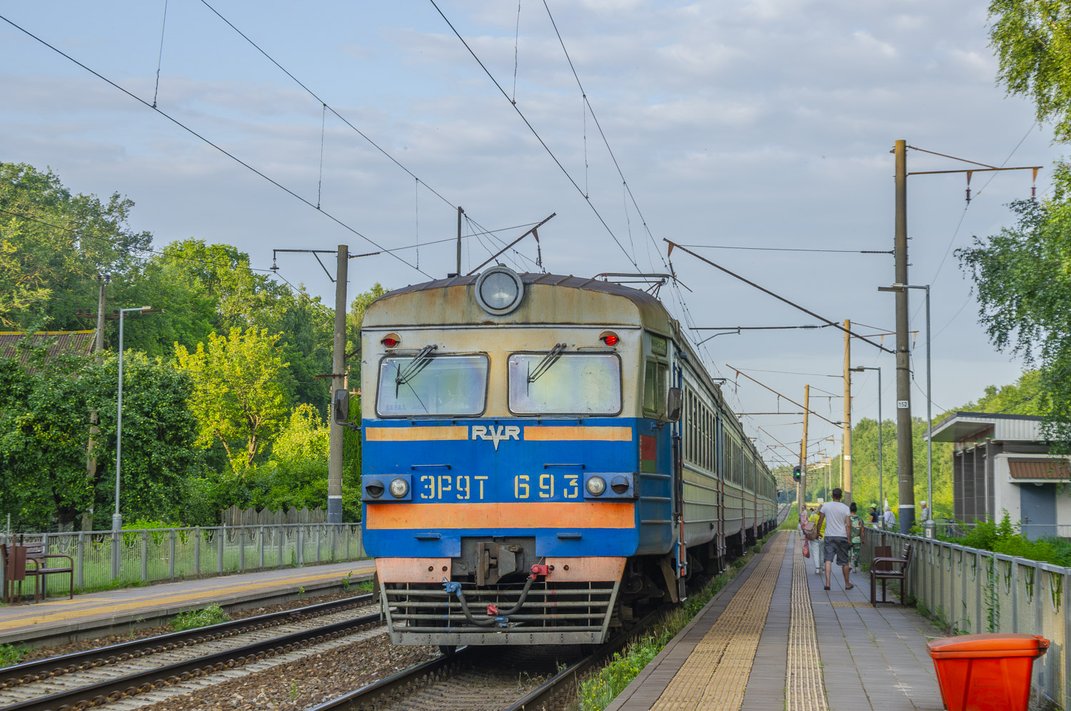 ЭР9Т-693