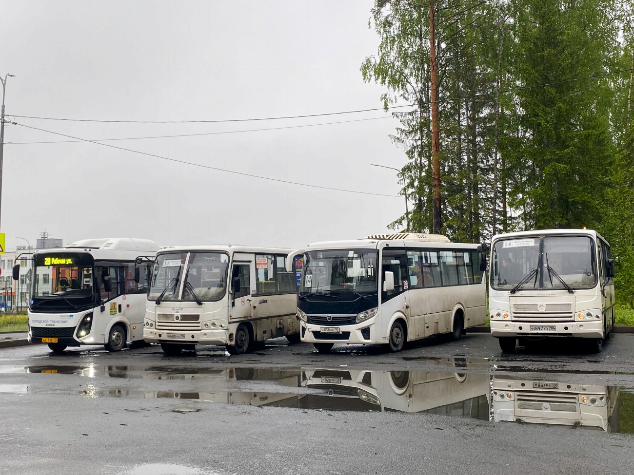 СимАЗ 2258 №719; ПАЗ-320402-05 № 9145; ПАЗ-320435-04 №2567; ПАЗ-320402-05 №9239