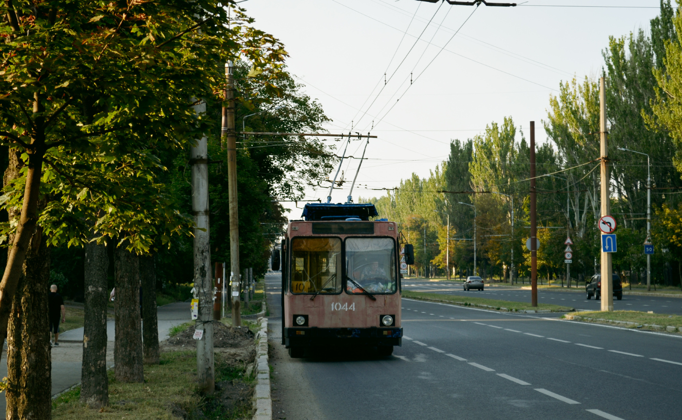 ЮМЗ-Т2 №1044