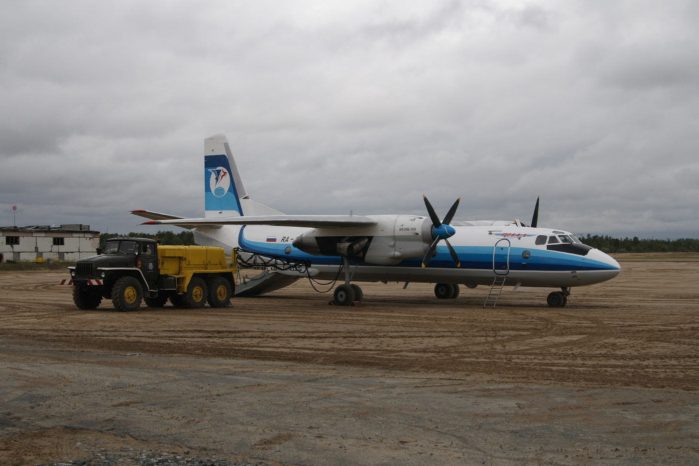 АН-26