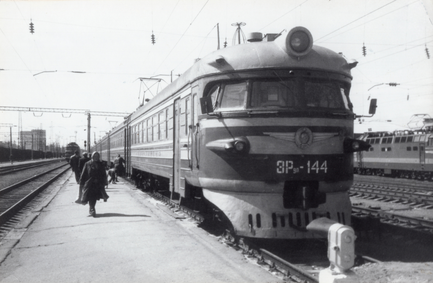 ЭР9П-144