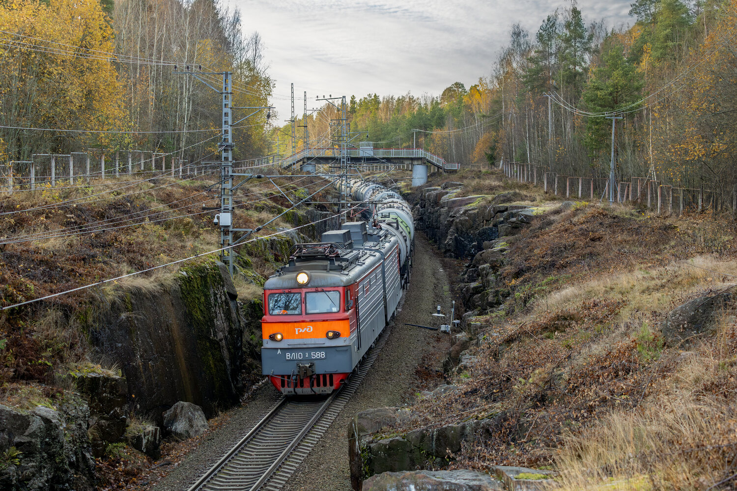 ВЛ10У-588