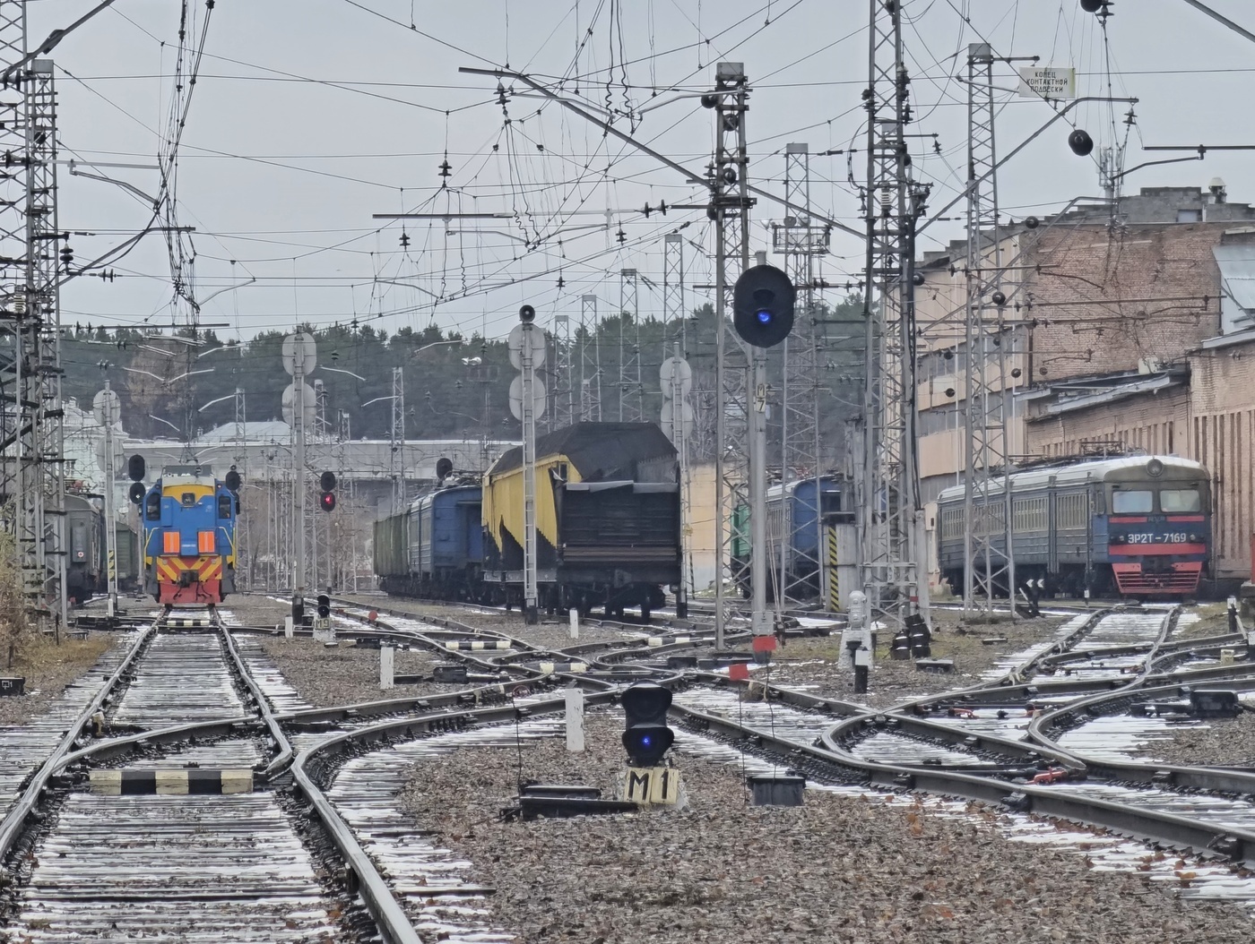 ТЭМ18ДМ-3580; ЭР2Т-7169; Станции и перегоны